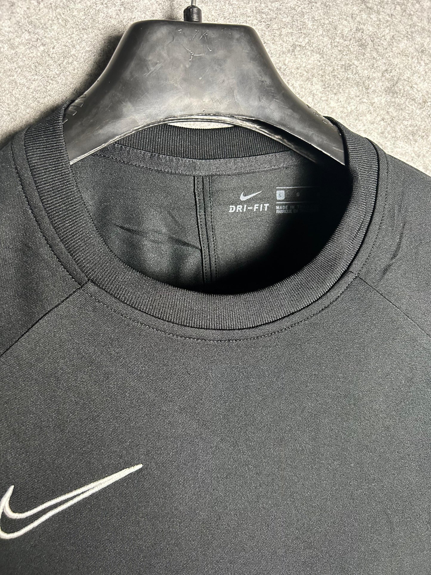 Nike Black & White - Large