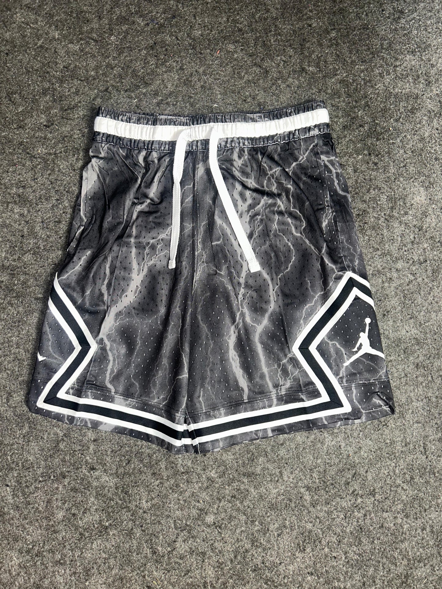 Nike Jordan Gray Lightning Print Short - Small
