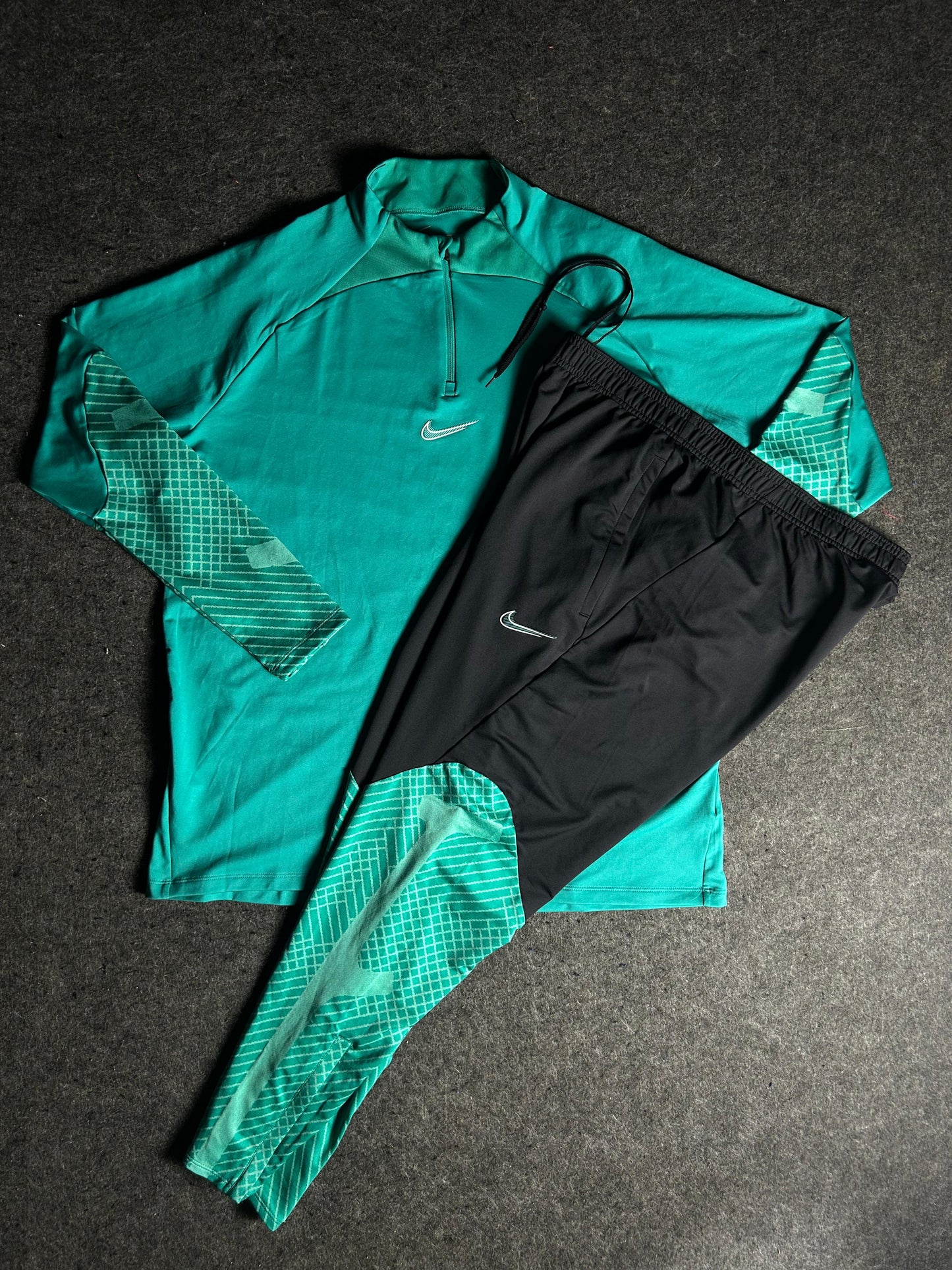 Nike Tracksuit Slim Fit - XXL