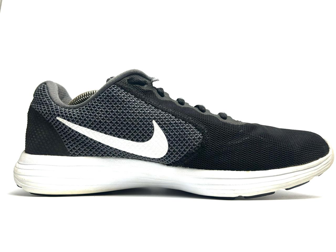 Nike Revolution 3 - Euro 46