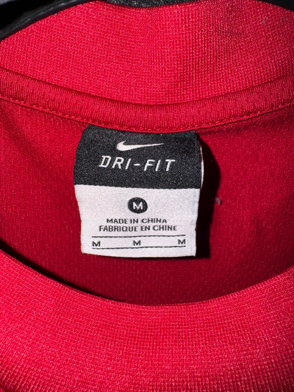Nike Red Round Neck - Slim Large