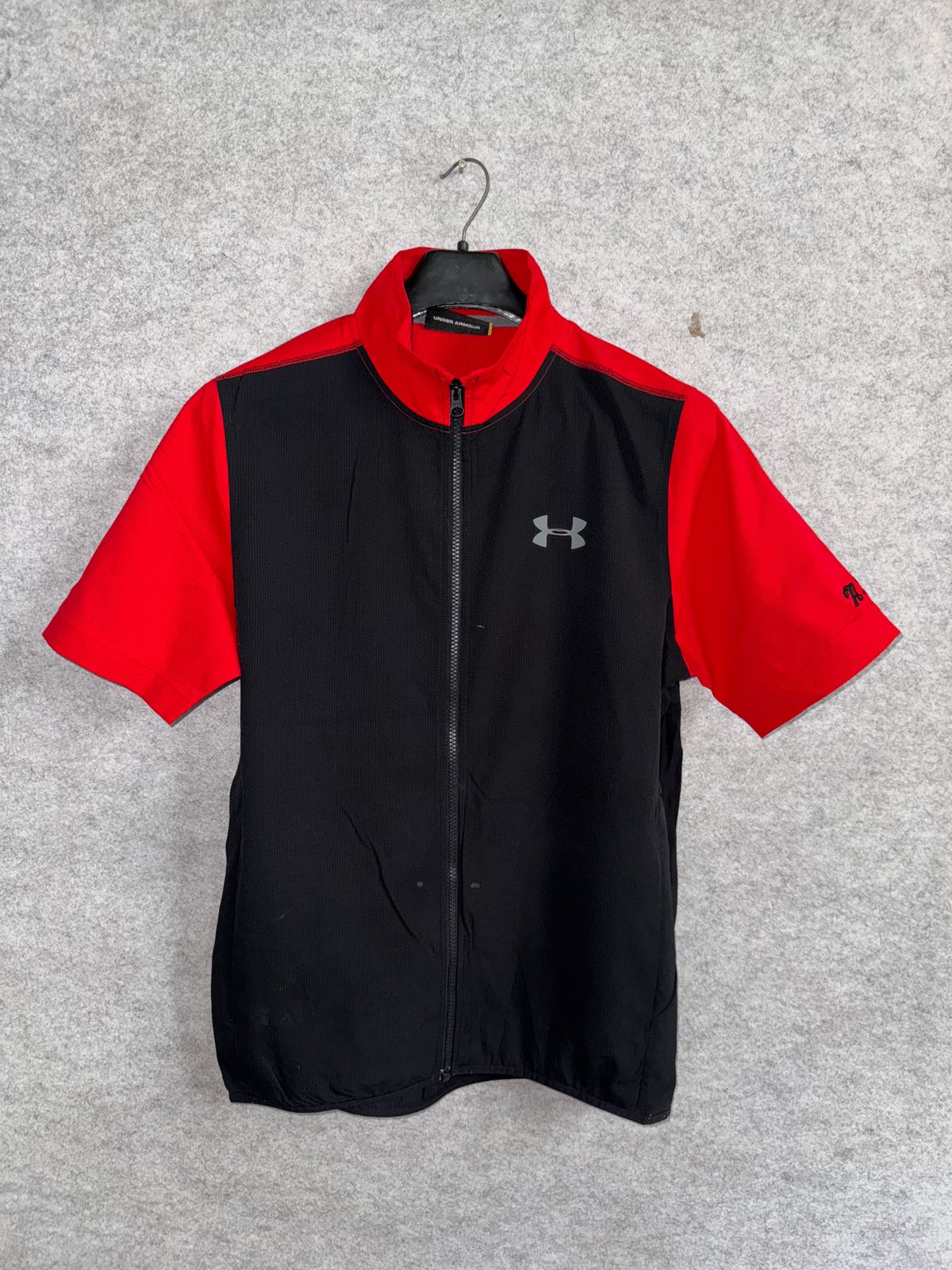 Under Armour Zip Shirt - Large
