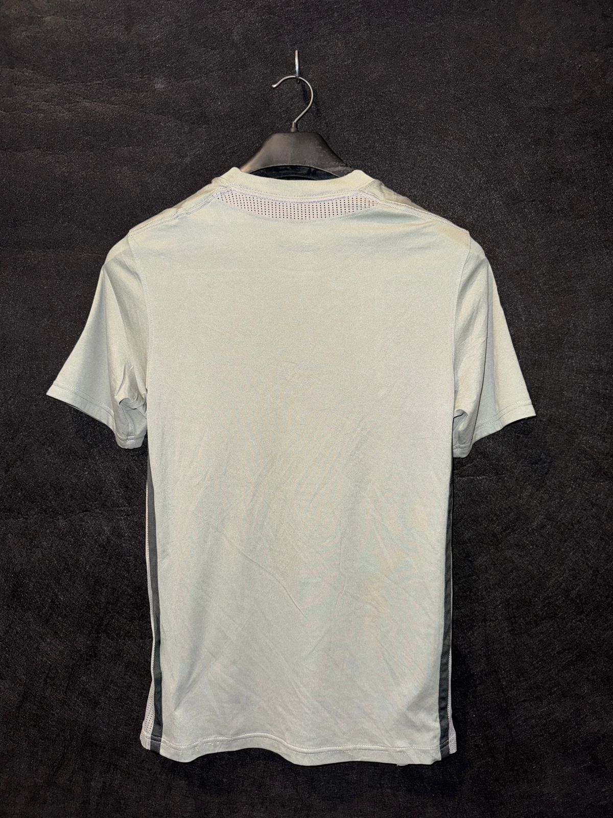 Nike Grey Round Neck Tee - Small