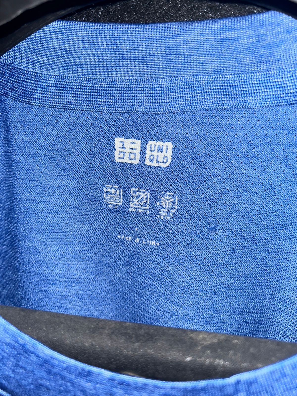 Uniqlo Blue Round Neck - Large