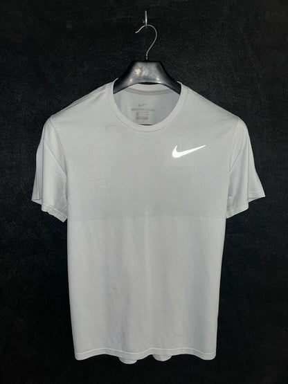 Nike Round Neck Shirt - Medium