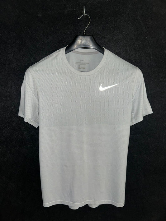 Nike Round Neck Shirt - Medium